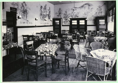 F1174 Het interieur van café Dedert; ca. 1960