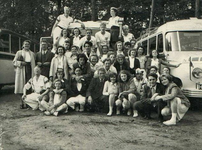 F1252 Reisje van de Oranjegym met als gymleraar de heer Borkent; 1947