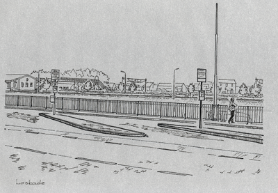 1030-63 Het busstation op de Loskade te Middelburg met zicht op de Kanaalweg met de goederenloods en de brug over het spoor