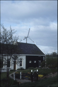 679 Windmolen bij een boerderij in Zuid-Beveland (vermoedelijk in de omgeving van Borssele)