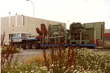 1002-182 Vitrite te Middelburg: Aankomst van productiemachines op Vitrite 2 op industriegebied Arnestein te Middelburg