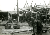 1003-34 Verwoesting van de fabriek van Vitrite te Middelburg door het oorlogsgeweld van 17 mei 1940. De fabriek is voor ...