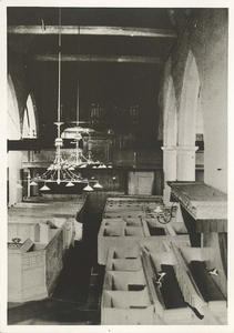 79-15 Interieur van de Waalse Kerk aan de Lange Sint Pieterstraat te Middelburg