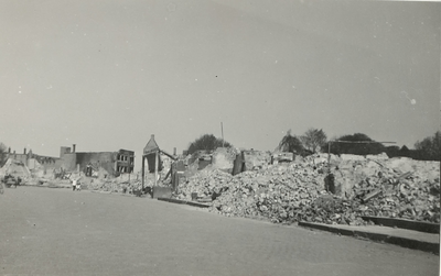 A-1011 Gedeelte van de Grote Markt, Lange Delft en Gravenstraat te Middelburg, na het bombardement