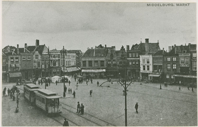 A-1109 Middelburg, Markt. De Markt met elektrische tram te Middelburg