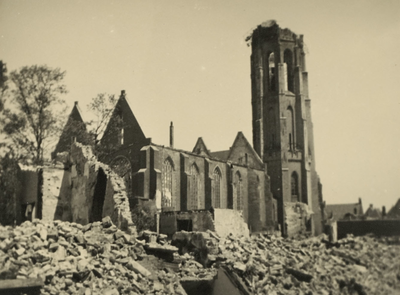 A-1326III Gezicht op een deel van de Abdij en Abdijtoren te Middelburg, na het bombardement