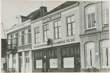 A-1330 Café De XI Provinciën aan de Blauwedijk te Middelburg. Eigenaar P.J.J. Marcus