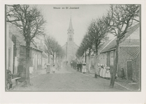 A-1426 Nieuw- en St Joosland. De Kerkstraat te Nieuw- en Sint Joosland met de Nederlandse Hervormde kerk
