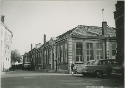 A-1484 De Nieuwe Haven met de openbare lagere school te Middelburg