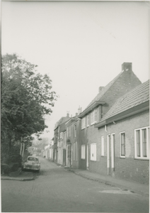 A-1494 De Achtersingel te Middelburg. Deze straat was gelegen tussen de Zandstraat en de Poelendaelesingel en is t.b.v. ...