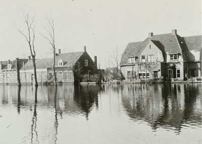 A-1599 Gezicht op een deel van de Noordsingel te Middelburg, tijdens de inundatie