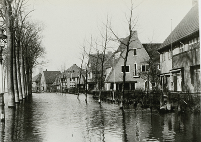 A-1600 Gezicht op een deel van het Park van Nieuwenhove te Middelburg, tijdens de inundatie