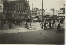 A-1610 Gezicht op de markt met electrische tram te Middelburg