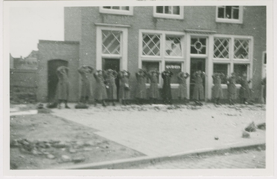 A-1622III Duitse krijgsgevangenen op de Markt te Middelburg