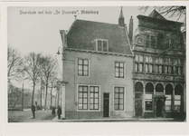 A-1660 Dwarskade met huis De Steenrots', Middelburg. Hoek Rouaansekaai/Dwarskaai met het huis De Steenrots of In de ...