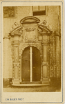 A-1690 De Gouvernementspoort in de voormalige abtswoning in de Abdij te Middelburg