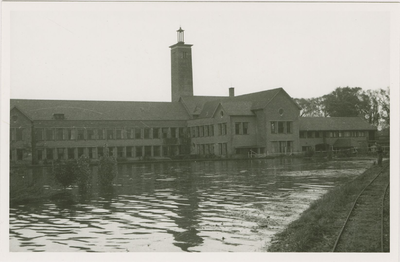 A-1812IV Het kantoor van P.Z.E.M. aan de Poelendaelesingel te Middelburg tijdens de inundatie