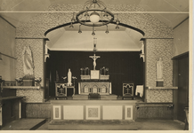 A-1833 Het interieur van de na het bombardement van 1940 ingerichtte RK-noodkerk te Middelburg