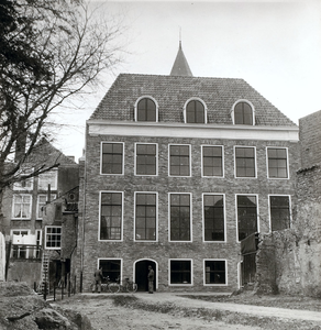 A-1866 De achterzijde van de verbouwde Openbare Bibliotheek aan de Molstraat te Middelburg