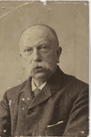 A-1886 Portret van Frans Dirk van Oostveen (1841-1919), leraar Frans en Nederlands aan het Stedelijk Gymnasium te Middelburg
