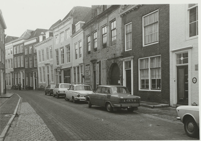 A-1958 Gezicht op de huizen in de Nieuwstraat vanaf de Bierkaai te Middelburg