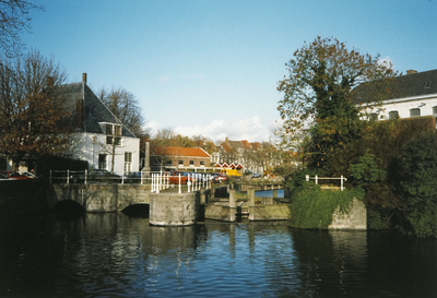 A-1980 Gezicht vanaf de brug op de sluis bij de Stadsschuur te Middelburg