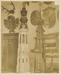 A-1991 Houten modellen van de Abdijtoren te Middelburg en de stadhuistoren van Veere in een zaal in het stadhuis van ...