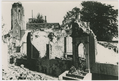 A-2022I Het door oorlogsgeweld verwoeste Diaconiehuis aan de Lombardstraat te Middelburg