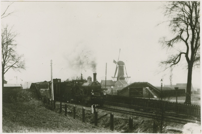A-319 Spoorlijn met op de achtergrond de Segeersmolen te Middelburg
