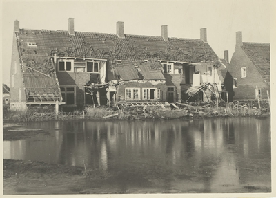A-355 Huizen in de wijk 't Zand te Middelburg, tijdens de inundatie