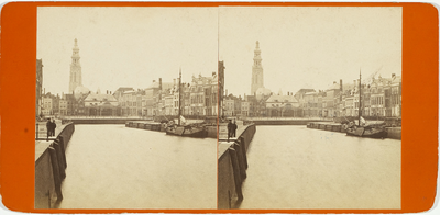 A-50 Gezicht op de oude haven te Middelburg, met op de achtergrond de graanbeurs en de abdijtoren; rechts de huizen aan ...