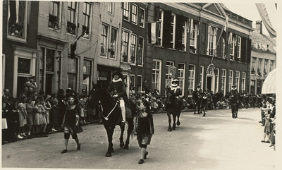 A-570XVII De prins van Oranje in de historische optocht in de Lange Noordstraat te Middelburg ter gelegenheid van de ...