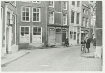 A-588 Gezicht op de overgang van de Lange Delft in de Korte Delft te Middelburg