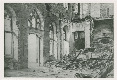 A-622 Interieur van het door oorlogsgeweld vernielde stadhuis te Middelburg