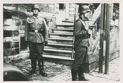 A-649 Duitse soldaten bij de Kloveniersdoelen te Middelburg