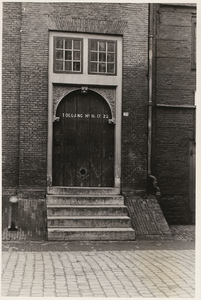 A-80 Toegangsdeur van de voormalige stalhouderij De Vijf Ringen aan de Spanjaardstraat te Middelburg