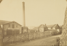 ALBUM-1-17 De stoomhoutzaagmolen 'De Nijverheid' aan de Schoorsteenvegerssingel te Middelburg