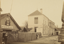 ALBUM-1-18 Stoomhoutzagerij 'Walcheren' aan de Seisdam te Middelburg, eigendom van de fa. G. Alberts Lzn & Co