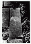 ALBUM-60-76 Grafsteen van Izaqve Gomes Dias, overleden 22 Nisan 5476 (14-04-1716)