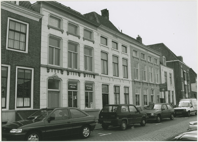 AS-31 Herenhuizen 'Rosendale', 'Oostende' en 'Biervliet' aan de Korendijk 4, 6 en 8 te Middelburg