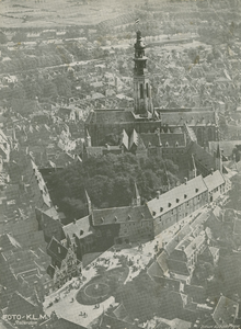 B-1 De Abdij, Nieuwe- en Koorkerk en Abdijtoren te Middelburg vanuit de lucht