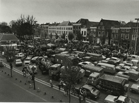 B-1119 Demonstratie van ambtenaren op het Damplein te Middelburg tegen salariskorting en andere maatregelen van het kabinet