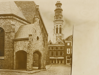 B-1207 Nieuwstraat met Gasthuiskerk en een deel van de Lange Delft te Middelburg