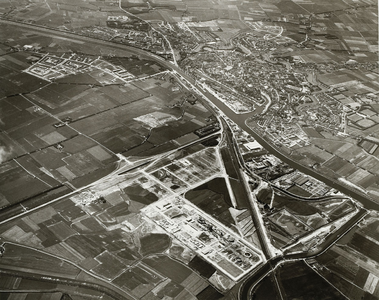 B-1309I Gezicht op het industrieterrein Arnestein te Middelburg vanuit de lucht