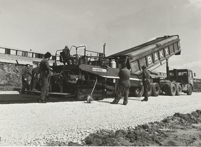 B-1446II Asfalteermachine bij de aanleg van de nieuwe Torenweg te Middelburg
