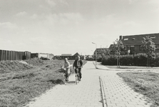 B-1530 Gezicht op het fietspad van de President Rooseveltlaan met rechts de Veldmaarschalk Montgomerylaan te Middelburg