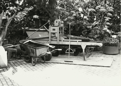 B-1612VIII De opening van de Gemeentekwekerij Overwater aan de Langevielesingel te Middelburg, materiaal van de kwekerij