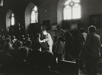 B-1692V Indienststelling van de eerste AXE-telefooncentrale in het Middelburgse stadhuis door staatssecretaris Neelie ...