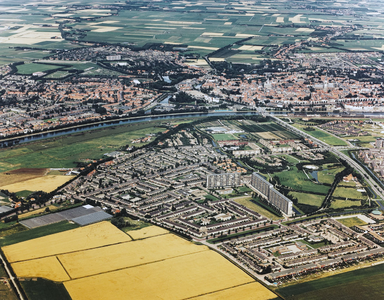 B-1710 De Magistraatwijk (Middelburg-Zuid) en omgeving vanuit de lucht gezien