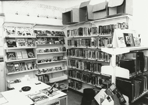 B-1814XIX De bibliotheek van het in mei 1993 gesloopte Huis van Bewaring staande tussen de Blauwedijk en de ...